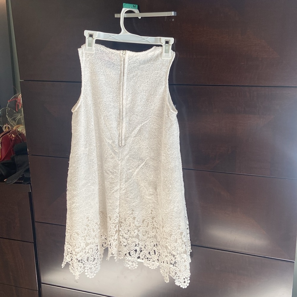 Beautiful white embroidered Popatu dress for girls size 8 - Picture 3 of 3